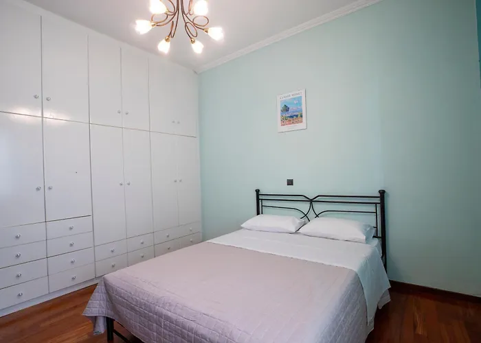 Aesthisis-Downtown Two Bedroom